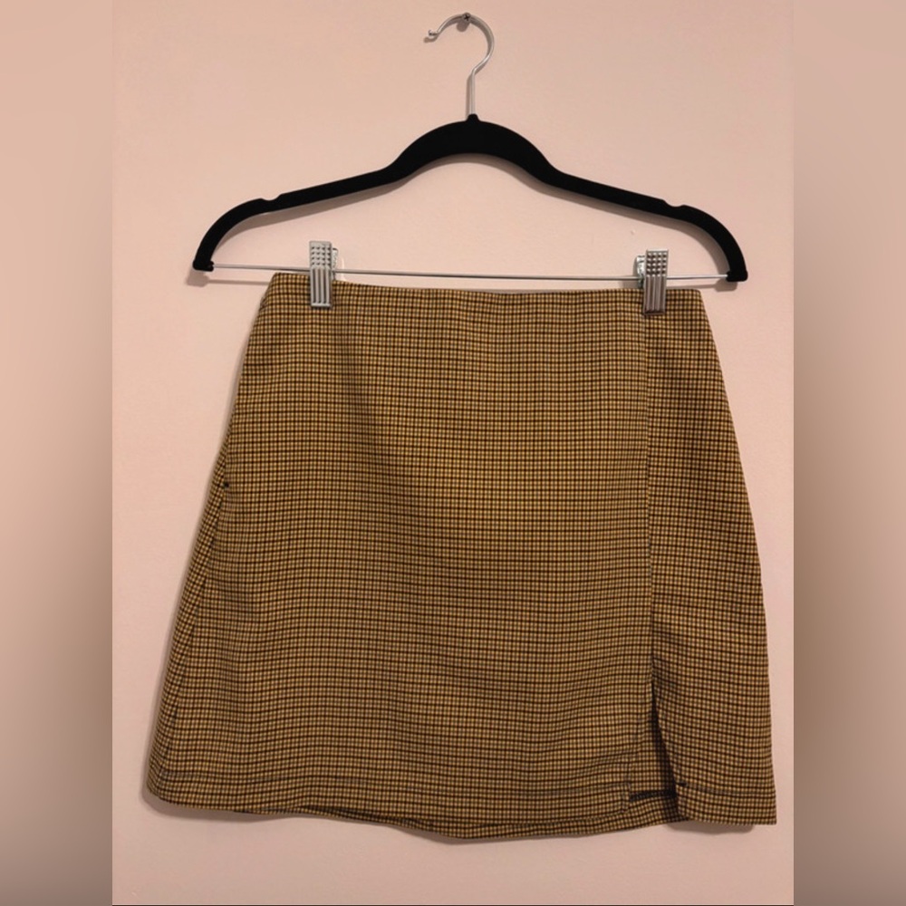 Urban Outfitters • A-line mini skirt with slit